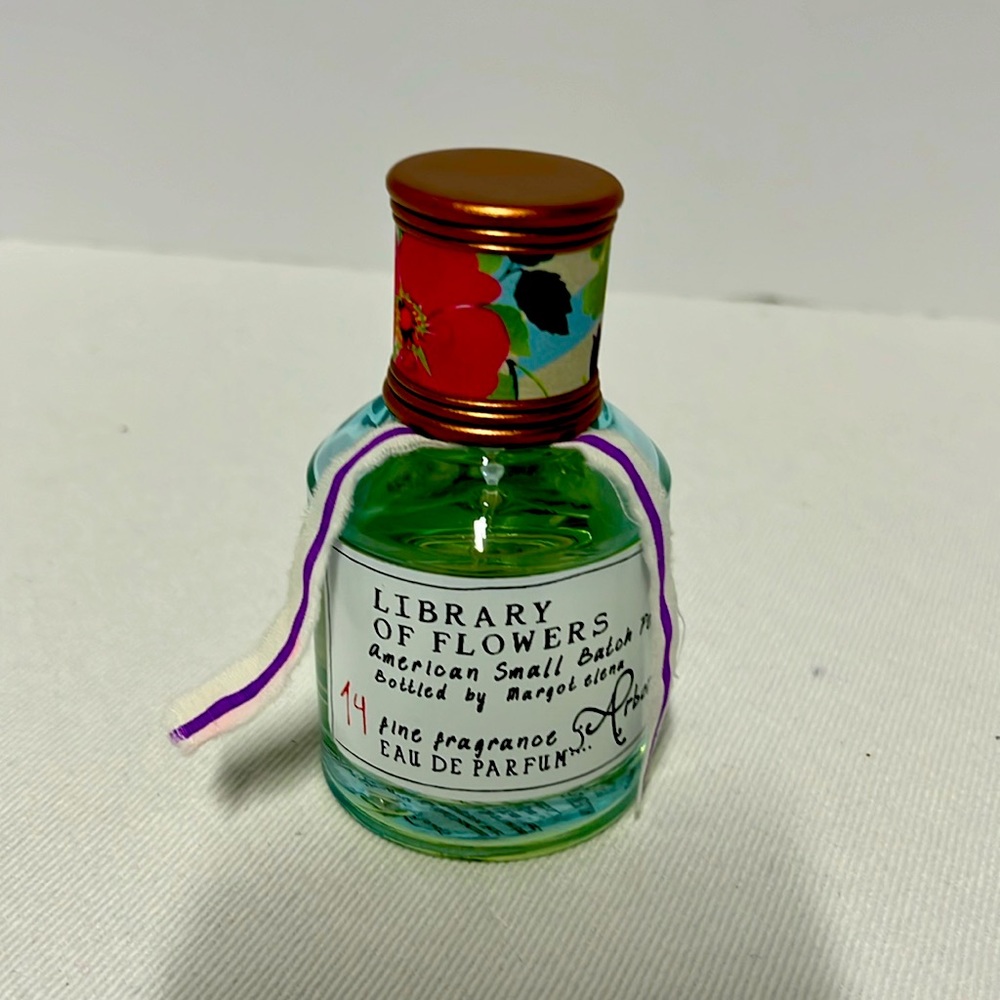 Library of flowers, American small batch perfume in Arboretum